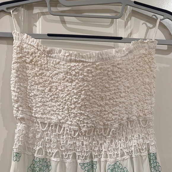 Dress- strapless - Picture 2 of 7